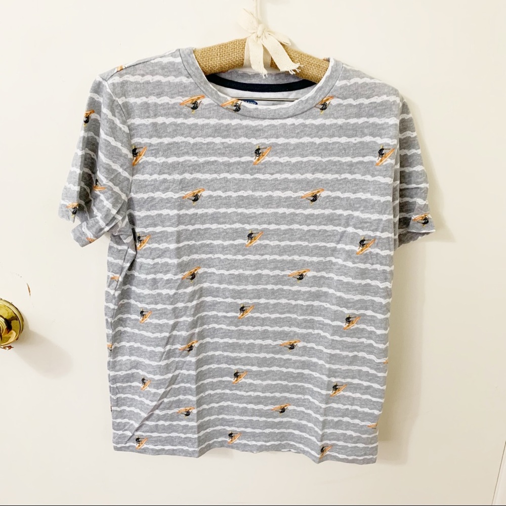 5/$25 Old Navy kids Boys surfer print tee shirt top size Medium 8
